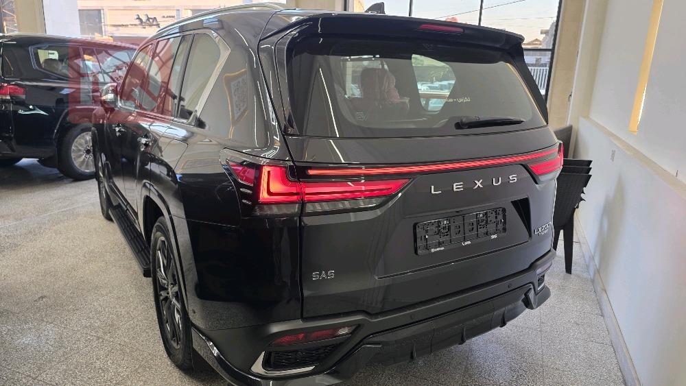 Lexus LX